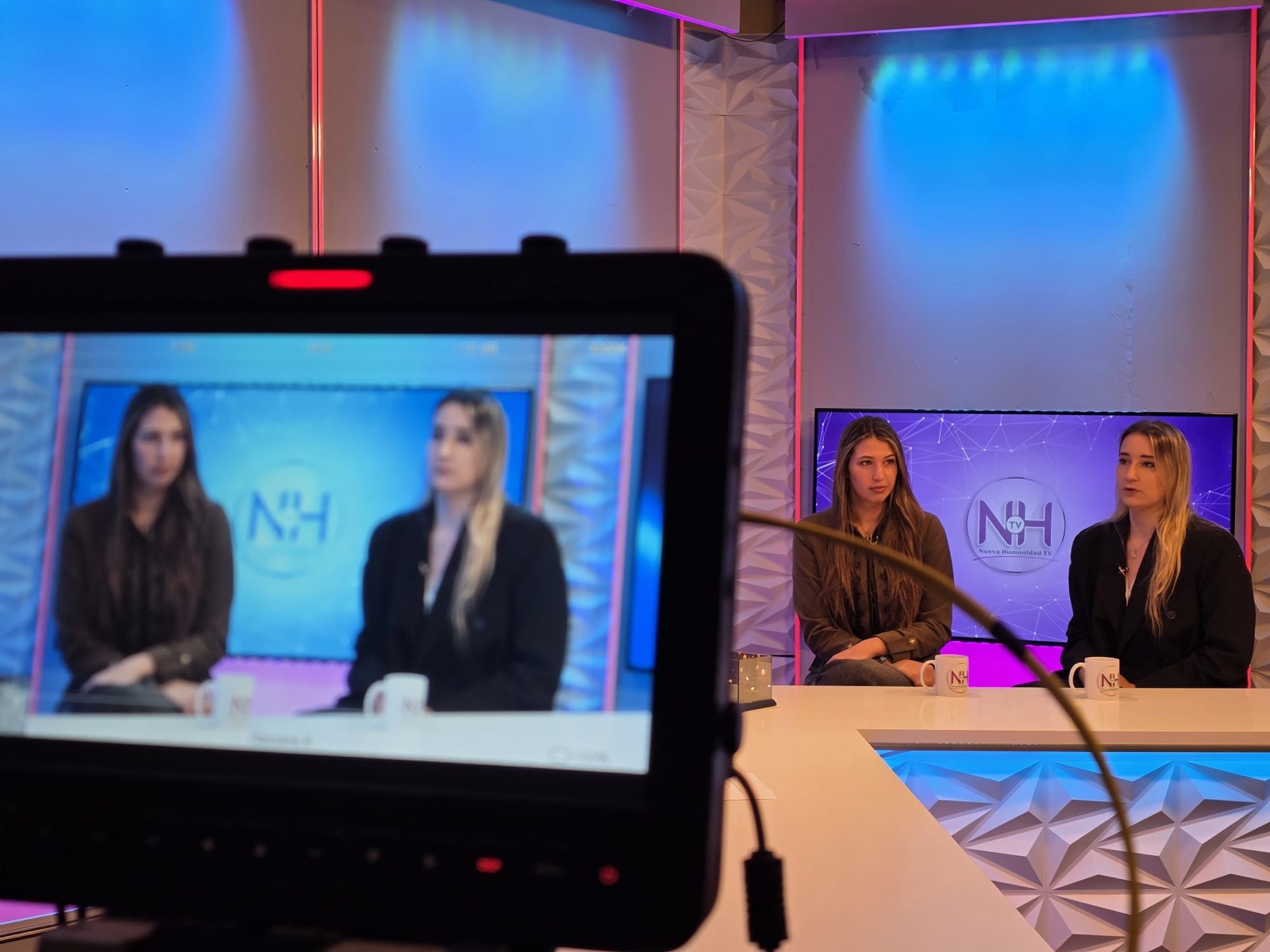 Blanca Izquierdo en el plató de Nueva Humanidad TV